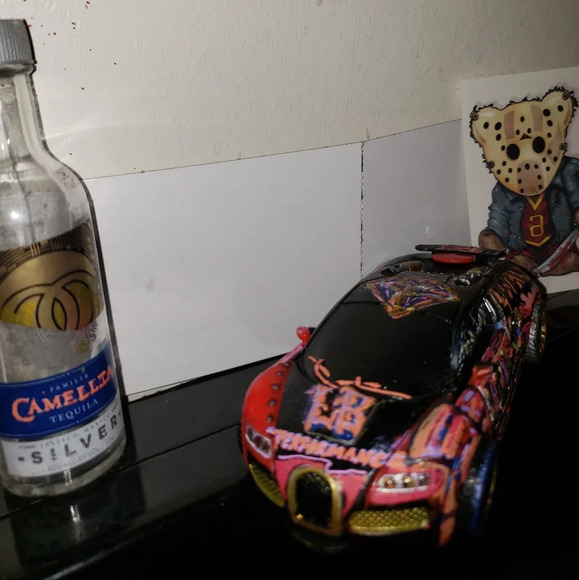 Transformer Bugatti collectible - Picture 5 of 9